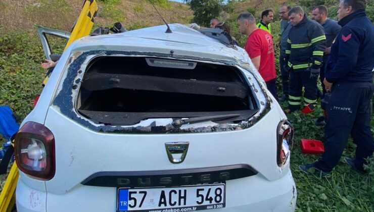 Sinop’ta Otomobil Devrildi: 2 Yaralı