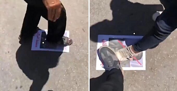 Suriye’de protestolar alevleniyor! Şara’nın fotoğrafını ezdiler