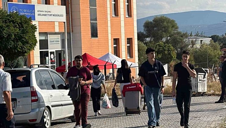 Tavşanlı’da yeni akademik yıl başladı, esnaf öğrencilere 7/24 hizmet verecek