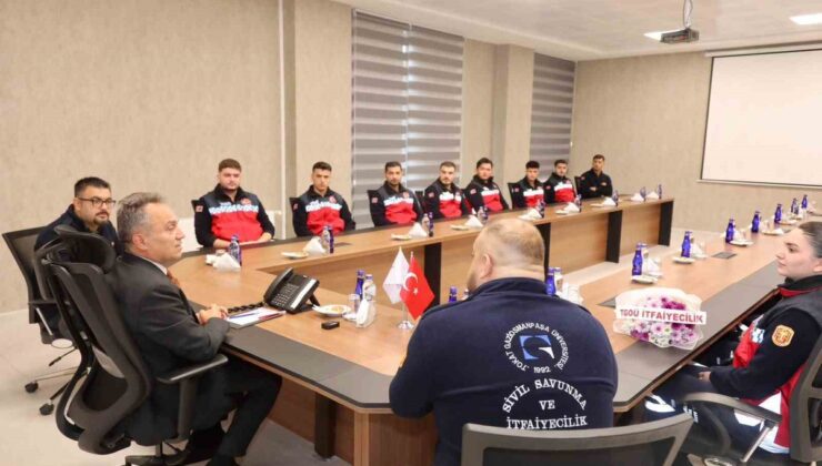TOGÜ Sivil Savunma ve İtfaiyecilik öğrencileri, Rektör Yılmaz’ı ziyaret etti
