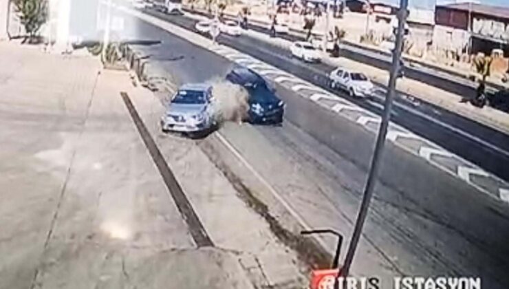 Turgutlu’da Feci Kaza: Savrulan Otomobil Akaryakıt İstasyonunda TIR’a Çarptı