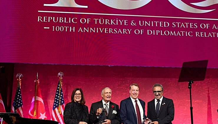 Türkiye-ABD Galası’nda Rahmi Koç ve Bill Ford onur ödülüne layık görüldü