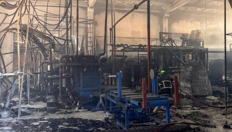 Uşak’ta fabrika yangını: Hasar var