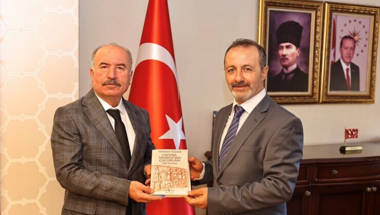 Vali Çalgan, İtalya’da edebiyat ödülü kazanan öğretmen Mehmet Öztürk’ü kabul etti