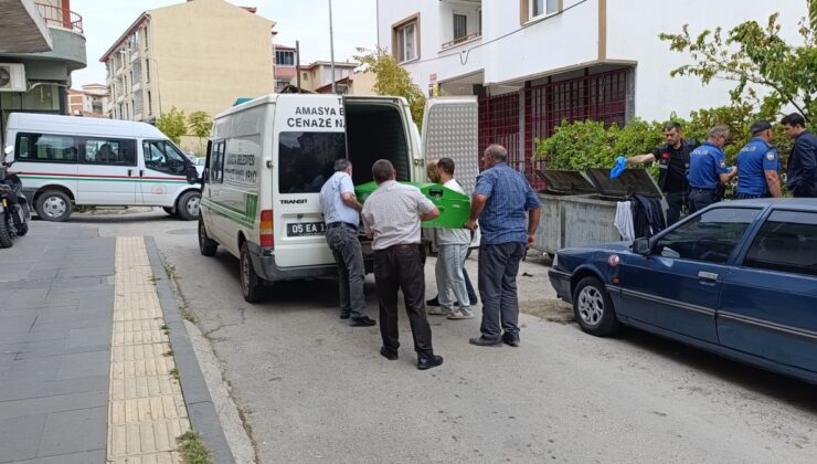 Yalnız yaşadığı evinde ölü bulundu