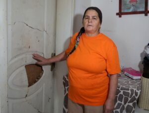 106 kiloluk otizmli oğlunun krizleriyle tek başına mücadele ediyor! Çaresiz anne yardım bekliyor