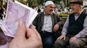 AK Parti düzenleme için harekete geçti! Yıl sonunda emekliye enflasyon farkı ve refah payı gündemde