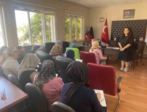 Adana Ceyhan’da engelli evde bakım ailelerine aile içi iletişim eğitimi verildi