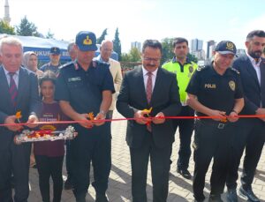 Adana Çukurova’da ilkokula yapılan Çocuk Trafik Eğitim Parkı törenle açıldı