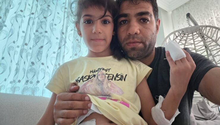 Adana’da çukura giren elektrikli bisiklet devrildi, baba ve kızı yaralandı