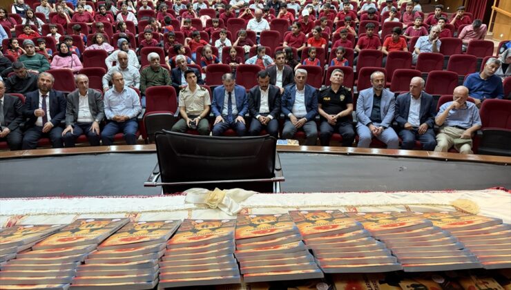Adıyaman’da öğrencilerin şehit ailelerine yazdığı mektuplar kitaplaştırıldı