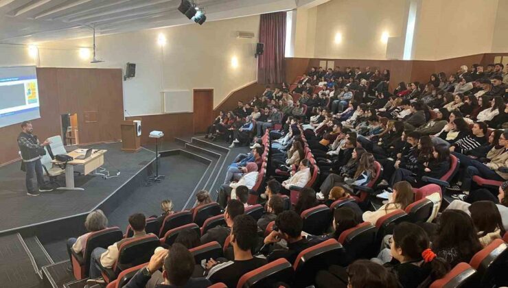 Afyon Kocatepe Üniversitesi’nde öğrencilere Narko Gençlik Eğitimi verildi