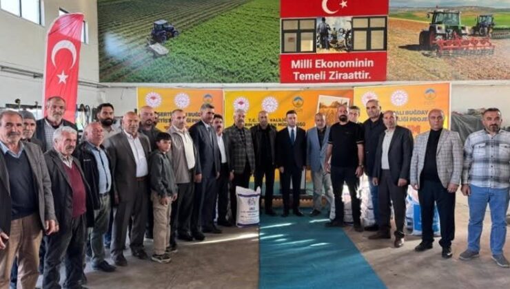 Ağrı’da İl Özel İdaresinin hibesiyle 1.100 üreticiye 550 ton buğday tohumu verildi