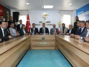 AK Parti Adana İl Başkanı Mustafa Özkan, Kozan’da teşkilat ve esnafla buluştu