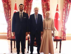 AK Partili Rumeysa Kadak ile Orhan Murat Kumaş nişanlandı