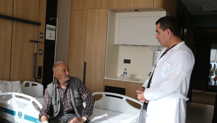 Akalazya hastası Arif Gedikli, endoskopik tedaviyle 5,5 yıl sonra yemek yiyebildi