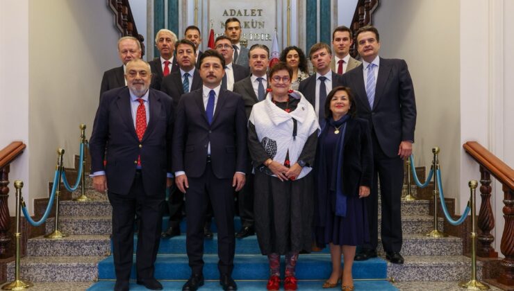 AKPM Başkanı Bayr, Adalet Bakanlığında Bakan Yardımcısı Ceyhan ile görüştü