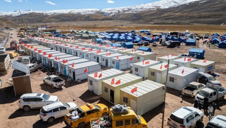 Albüm: Çin’in Xizang (Tibet) bölgesindeki depremzedelere prefabrik ev desteği