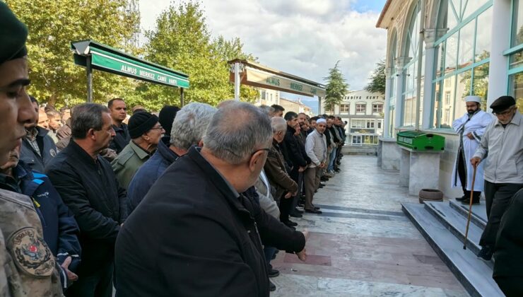 Almus Belediye Başkanı Özer’in kayınpederi Şinasi Oğuz son yolculuğuna uğurlandı