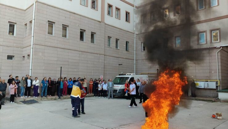 Amasya İl Sağlık Müdürlüğü personeline yangın tatbikatıyla tahliye eğitimi verdi