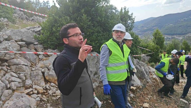 Andırın’da defne çalıştayı yapıldı, 3 TL’ye toplanan defne işlenince 10 bin TL oluyor