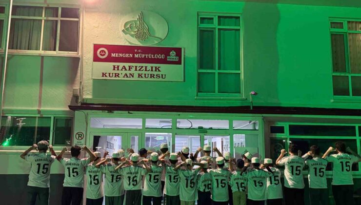 Arda Güler, Bolu Mengen’de hafızlık öğrencilerine imzalı formasını gönderdi