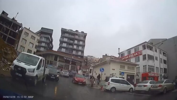 Arnavutköy’de ters yönden geldiği iddia edilen araç, yaya geçidindeki kız çocuğuna çarptı! O an kamerada