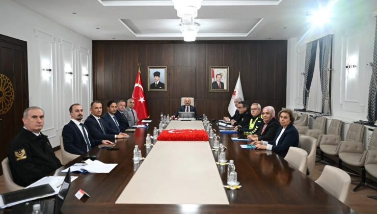 Aydın’da üniversite ve yurt güvenliği Vali Varol başkanlığında görüşüldü