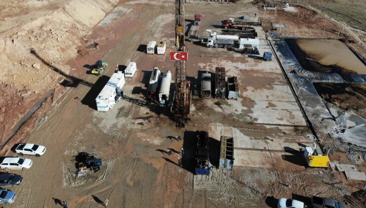 Bakan Bayraktar’dan yeni petrol müjdesi sinyali: Gabar’ın batısında önemli rezerv keşfetmek üzereyiz