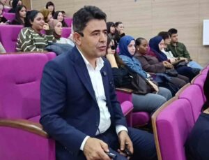Bakan Yardımcısı Boyraz, Bartın Üniversitesi öğrencilerine milli hızlı treni anlattı