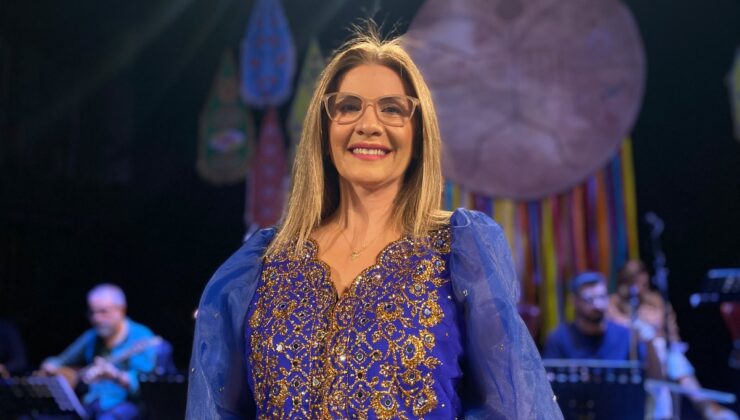 Bakanlık solisti Tüzün, Türk dünyası ezgilerini farklı lehçelerde seslendiriyor