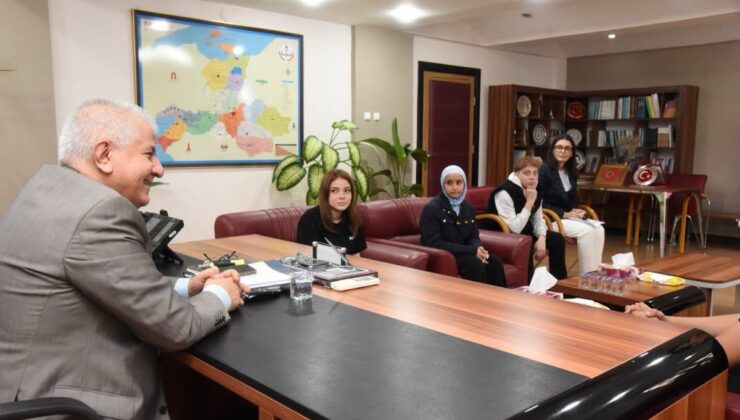 Balıkesir İl Milli Eğitim Müdürü Kal, Filistin uyruklu öğrencilerle buluştu
