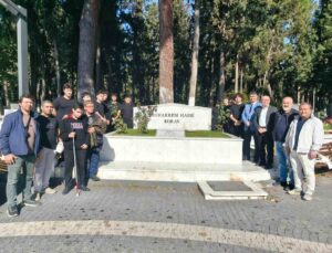 Balıkesir’de Muharrem Hasbi Koray, kabri başında dualarla ve lokma hayrıyla anıldı