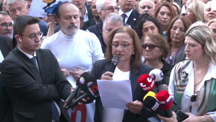 Basın örgütleri Ankara’da sansüre karşı yürüdü, polisle kısa süreli arbede çıktı