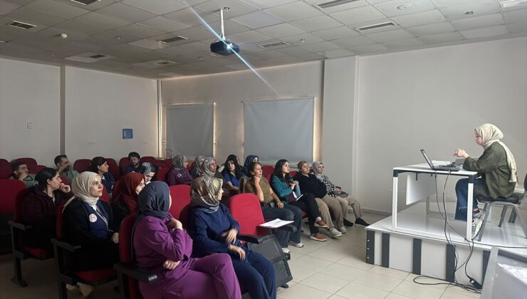 Batman Kozluk’ta ebelere yenidoğan canlandırma eğitimi verildi