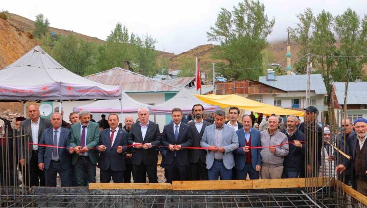 Bayburt Aydıntepe’de Pınargözü köy konağının temeli dualarla atıldı