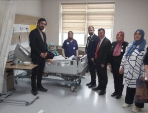 Bayburt Devlet Hastanesi’nde Hasta Hakları Günü’nde vatandaşlara broşür dağıtıldı