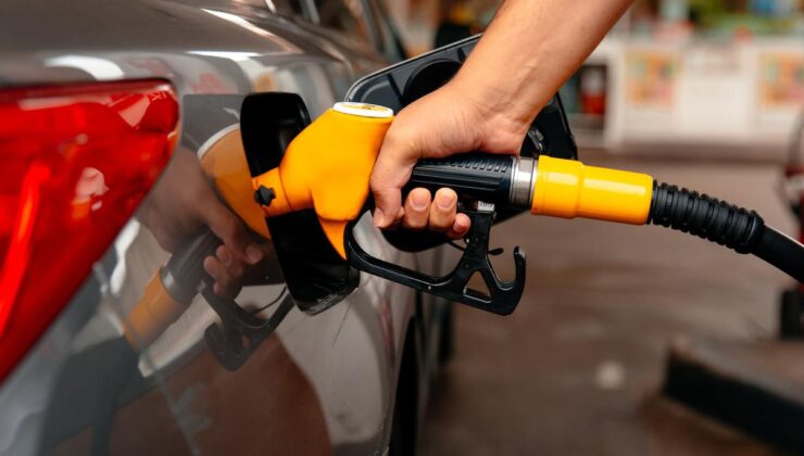 Benzine bu gece 4 lira 30 kuruş indirim geliyor