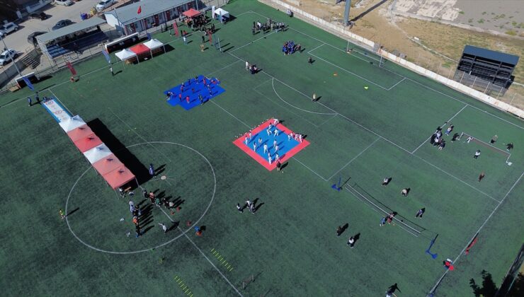 Bilecik’te Amatör Spor Haftası etkinliği saygı duruşu ve İstiklal Marşı’yla başladı