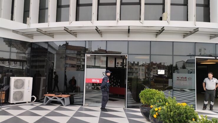 Bolu Belediyesi operasyonunda Başkan Yardımcısı Özdemir dahil 4 kişi gözaltına alındı