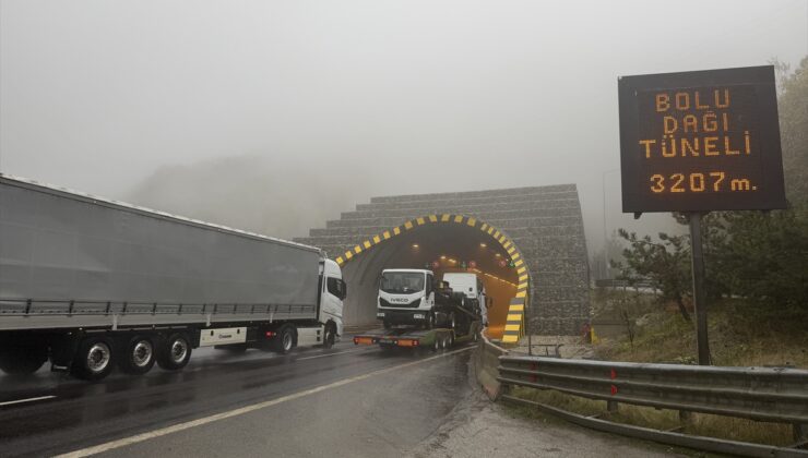 Bolu Dağı’nda sis ve sağanak görüşü düşürdü, Akçakoca’da dalgalar dalgakıranı aştı