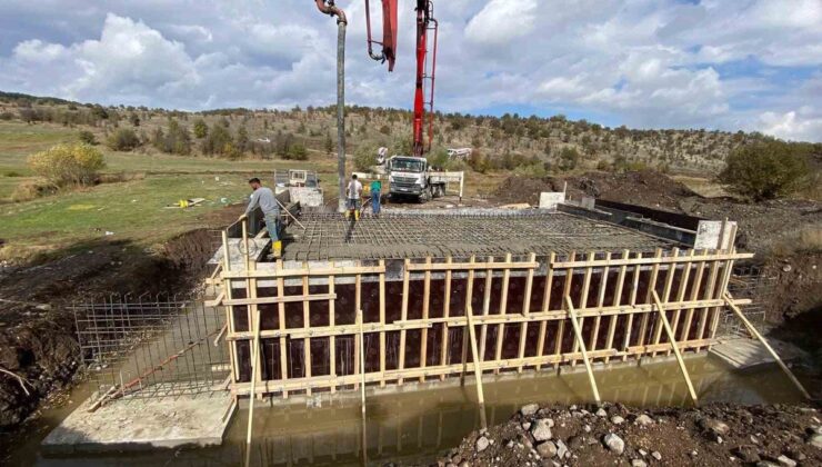 Bolu İl Özel İdaresi 6 noktada sel riski taşıyan menfez köprülerini yeniliyor