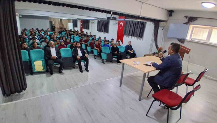 Bozdoğan’da öğrencilere ‘Cami ve Sosyal Hayat’ konferansı verildi