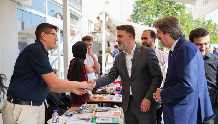 Bursa Büyükşehir Başkan Vekili Biba, BUÜ’nün 12. etkinliğinde öğrencilerle buluştu