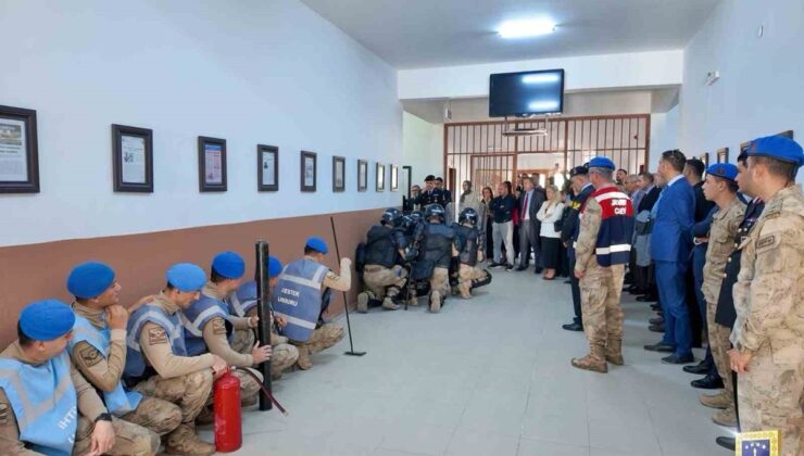 Çanakkale’de jandarmaya 48 kursiyer için Ceza İnfaz Koruma Hizmetleri Kursu verildi
