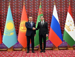 Caparov, Aytmatov’un doğumunun 100. yılı için 2028’de BDT’de ortak etkinlik önerdi
