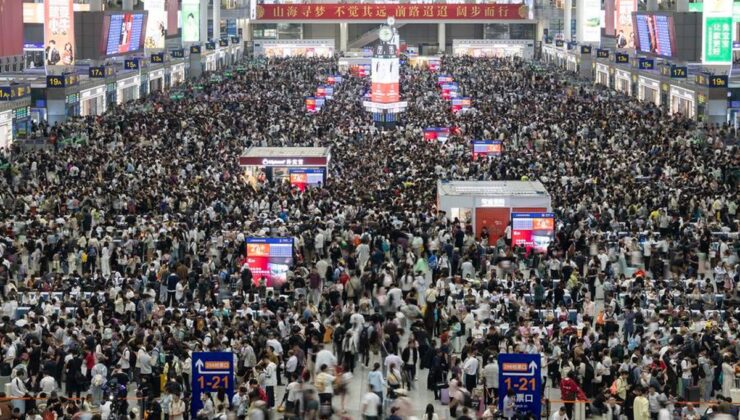 Çin demiryolu, Ulusal Gün tatilinin ilk gününde 25,204 milyon yolculukla rekor kırdı