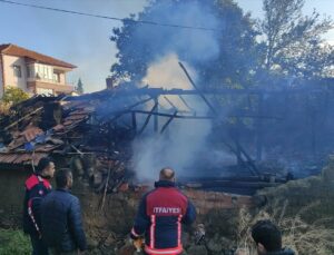 Çorum’da yanan samanlık kullanılamaz hale geldi
