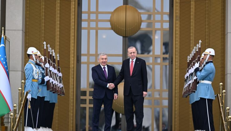 Cumhurbaşkanı Erdoğan, Özbekistan Cumhurbaşkanı Mirziyoyev ile bir araya geldi