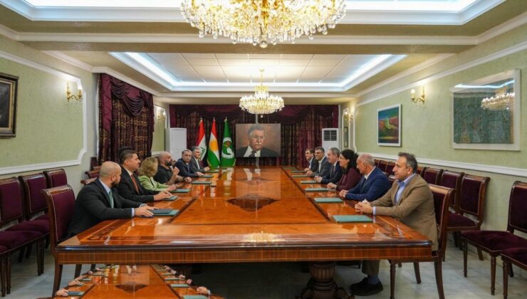 DEM Partili Bakırhan, YNK Genel Başkanı Talabani ile Süleymaniye’de görüştü